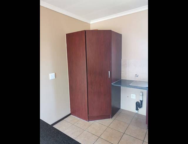 2 BEDROOM PROPERTY TO RENT IN SONNEVELD